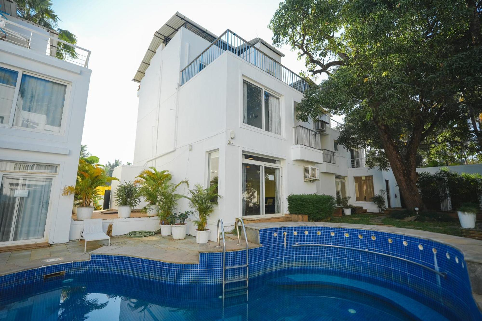 Villa M - Jia 3- 3Bhk In Candolim, Pool Facing, Near Beach, Breakfast Included Eksteriør billede