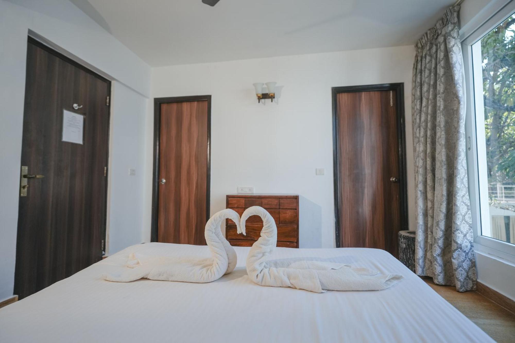 Villa M - Jia 3- 3Bhk In Candolim, Pool Facing, Near Beach, Breakfast Included Eksteriør billede