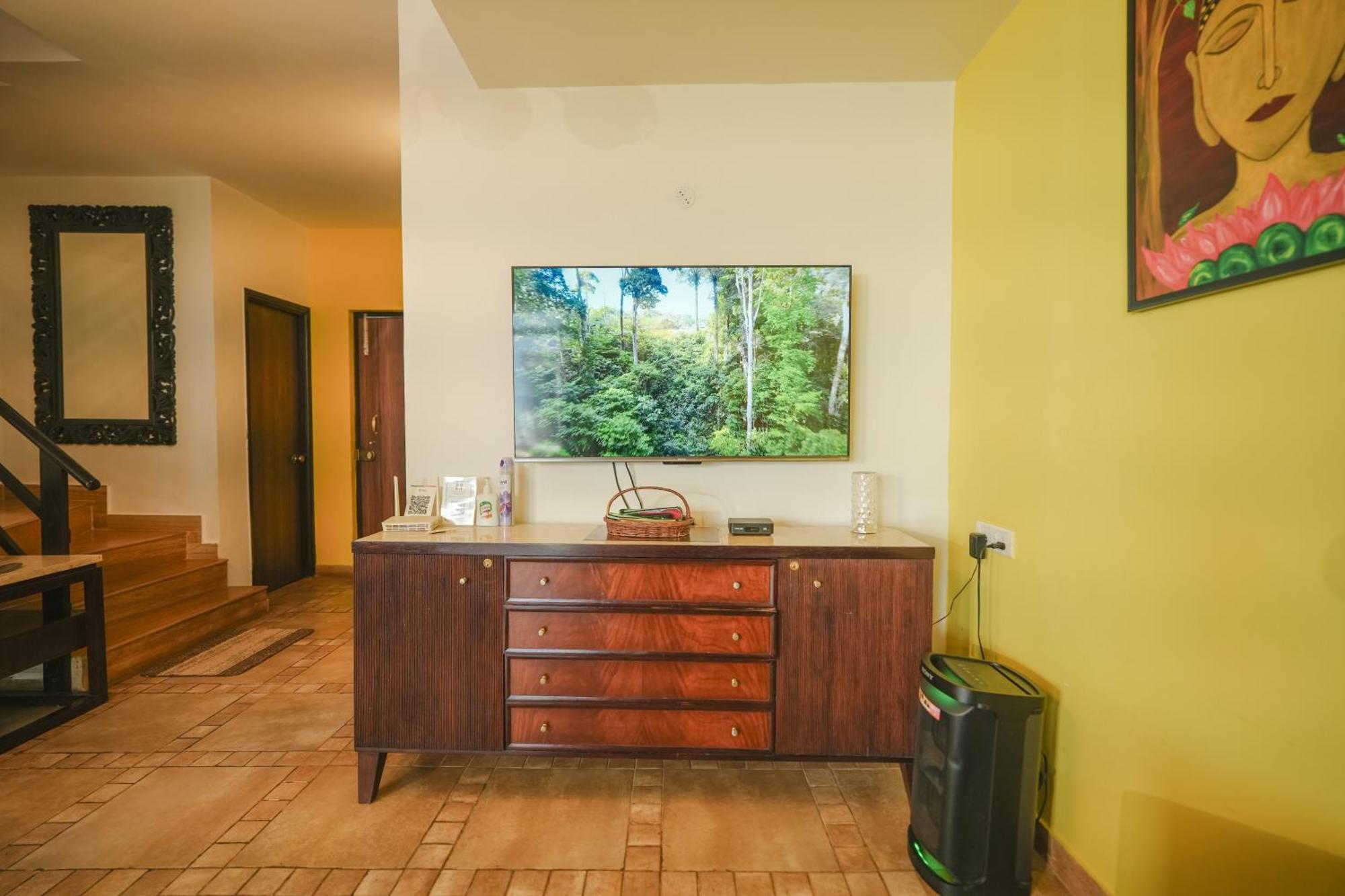 Villa M - Jia 3- 3Bhk In Candolim, Pool Facing, Near Beach, Breakfast Included Eksteriør billede