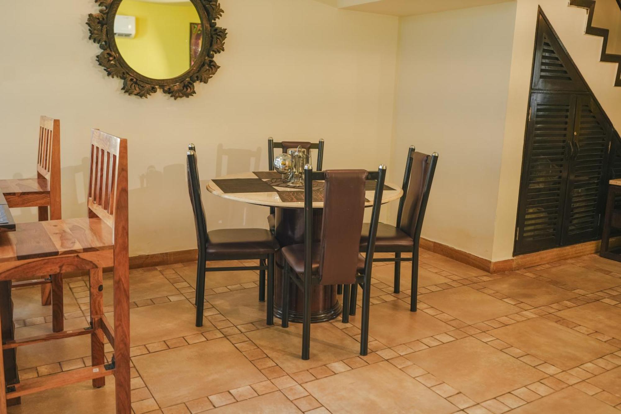 Villa M - Jia 3- 3Bhk In Candolim, Pool Facing, Near Beach, Breakfast Included Eksteriør billede